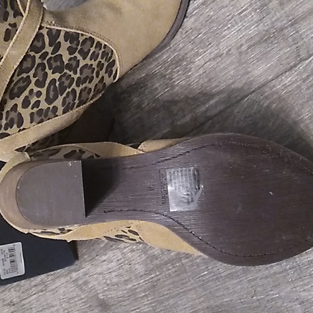 Tan/ leapord booties - Picture 4 of 10